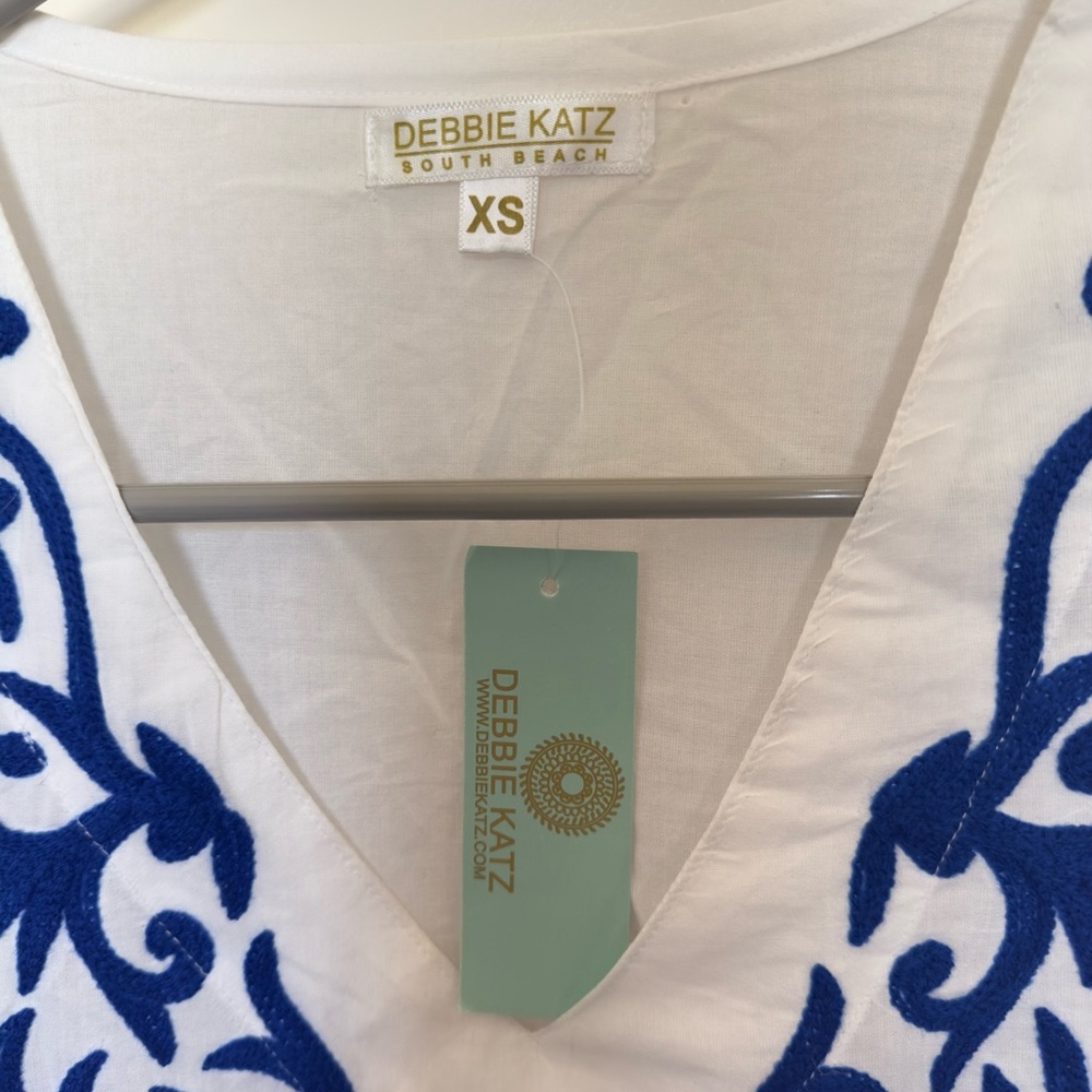 NWT Debbie Katz White and Blue Embroidered Swim Coverup XS - Picture 2 of 4